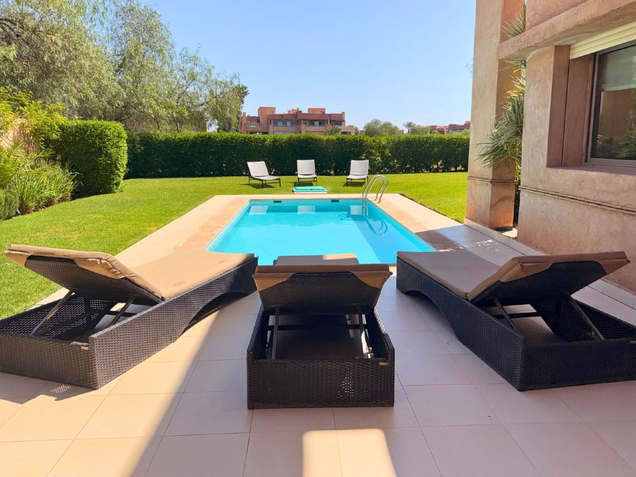 Superbe Villa très bien meublée avec piscine chauffée front golf